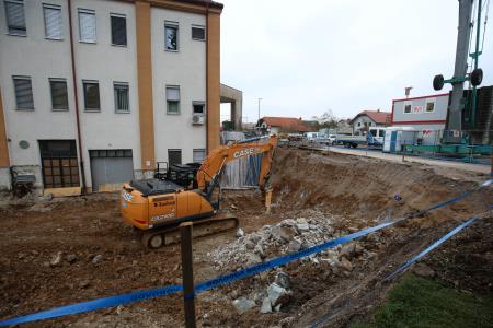 ZD CERKNICA ZAČETEK GRADNJE PRIZIDKA 02 FOTO LJUBO VUKELIČ